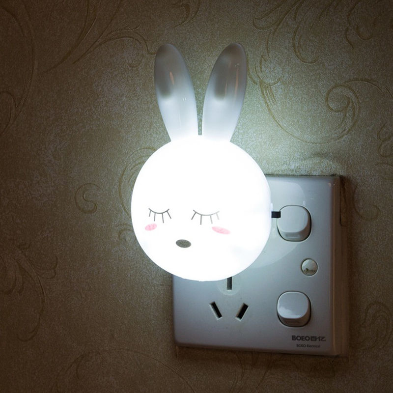 Produttore di giocattoli personalizzato Lampada notturna LED coniglio Interruttore accensione / spegnimento luce da parete Lampada da letto