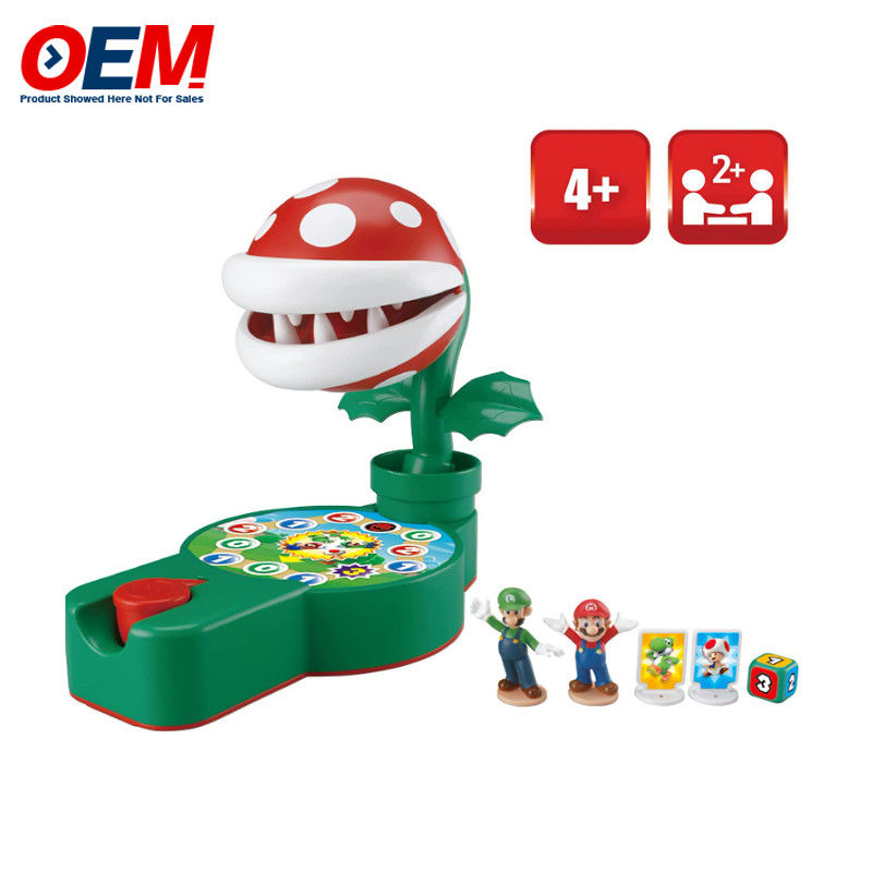 Giochi Denti Super Mario Piranha Plant Escape Made Tabletop Action Game per età 4+ con 2 Super Mario Action Figures da collezione