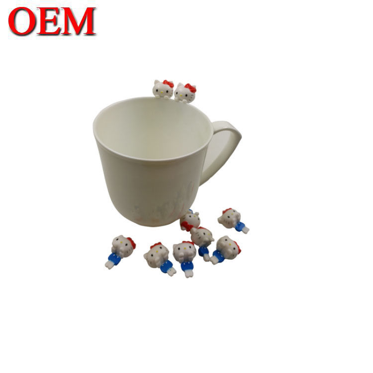 Produttore di giocattoli personalizzati OEM personalizzato Kitty gatto Mini Cup Figure Cartoon giocattoli personalizzati il tuo giocattolo di design