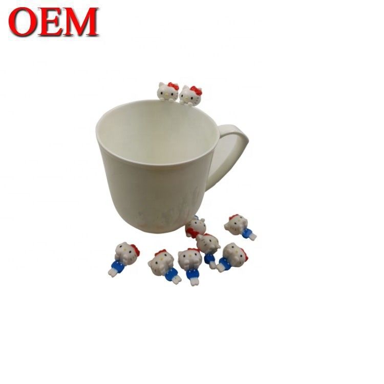 Produttore di giocattoli personalizzati OEM personalizzato Kitty gatto Mini Cup Figure Cartoon giocattoli personalizzati il tuo giocattolo di design