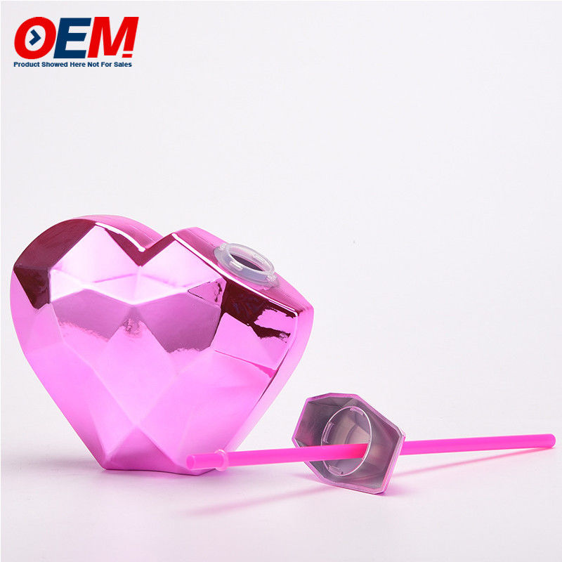 Coppa a doppia parete in PP personalizzata con paglia OEM Sweet Heart 450ml Coppa d'acqua di plastica