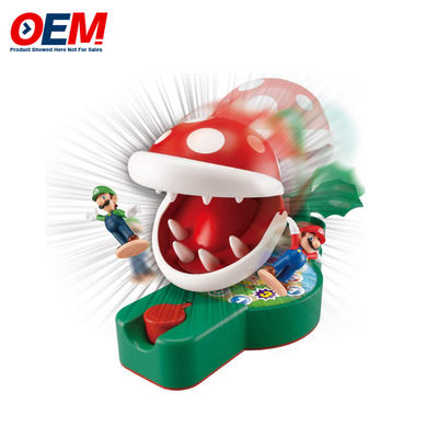 Giochi Denti Super Mario Piranha Plant Escape Made Tabletop Action Game per età 4+ con 2 Super Mario Action Figures da collezione